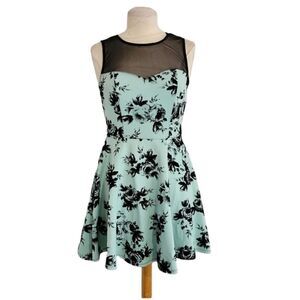 Trixxi dress 